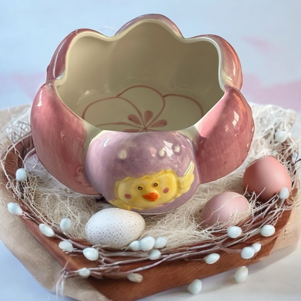 Easter Egg Bowl with‎ Flower Center - Vintage Charm